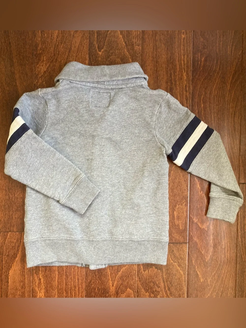 OshKosh Youth Gray Boys Cardigan Sweater Sweatshirt Button Up Size 6 varsity